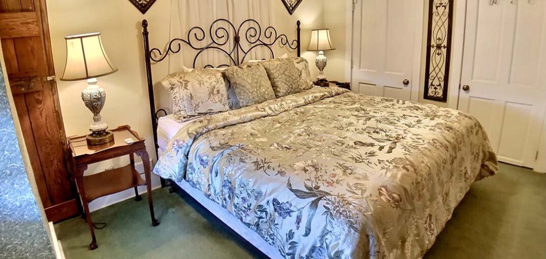 Piedmont House - Crystal Terrace Suite King Bedroom