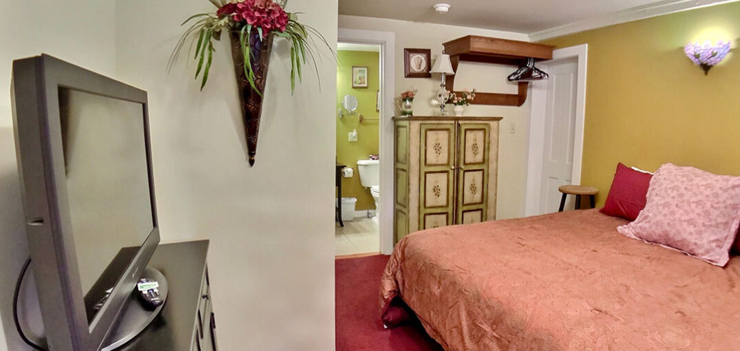 Piedmont House - Edgewood Terrance Suite Bedroom