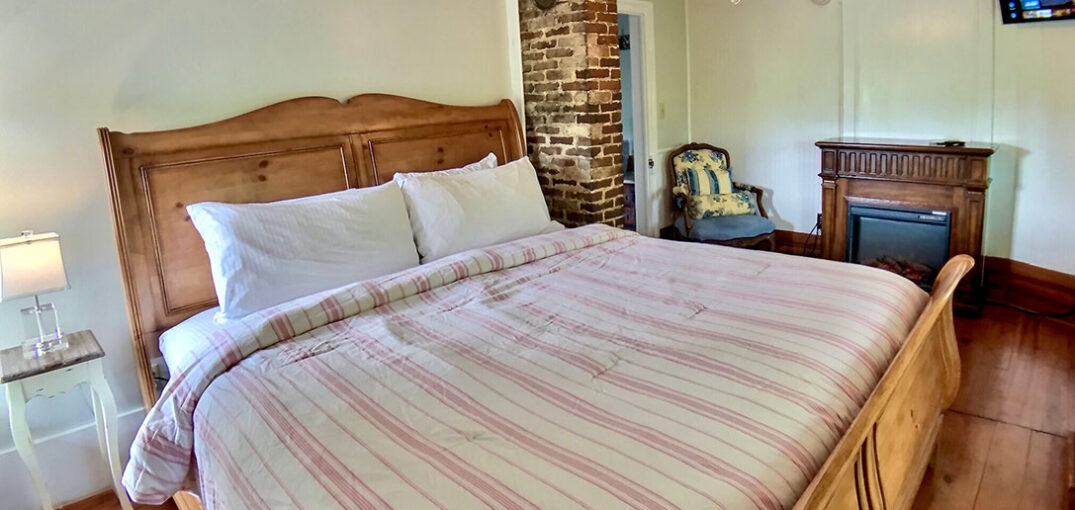 Piedmont House - Secret Garden Suite King Bed